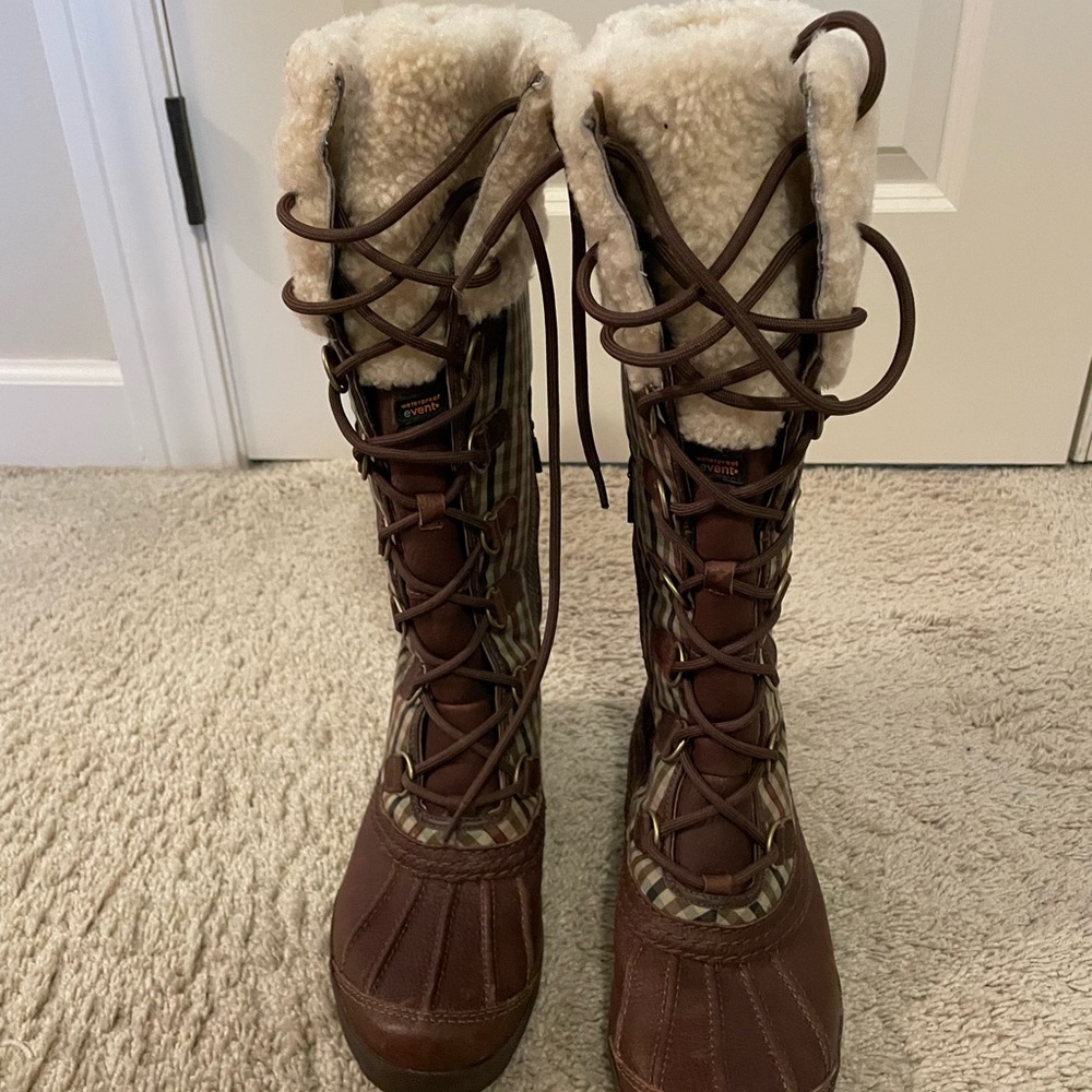 Ugg snow boots